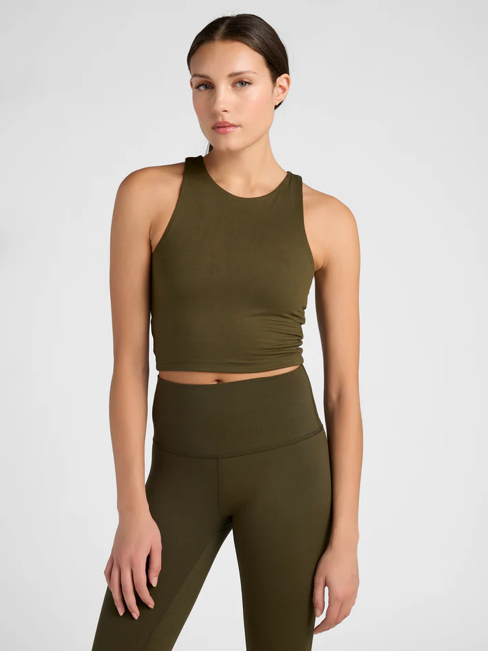 Clean silhouette with gentle compression